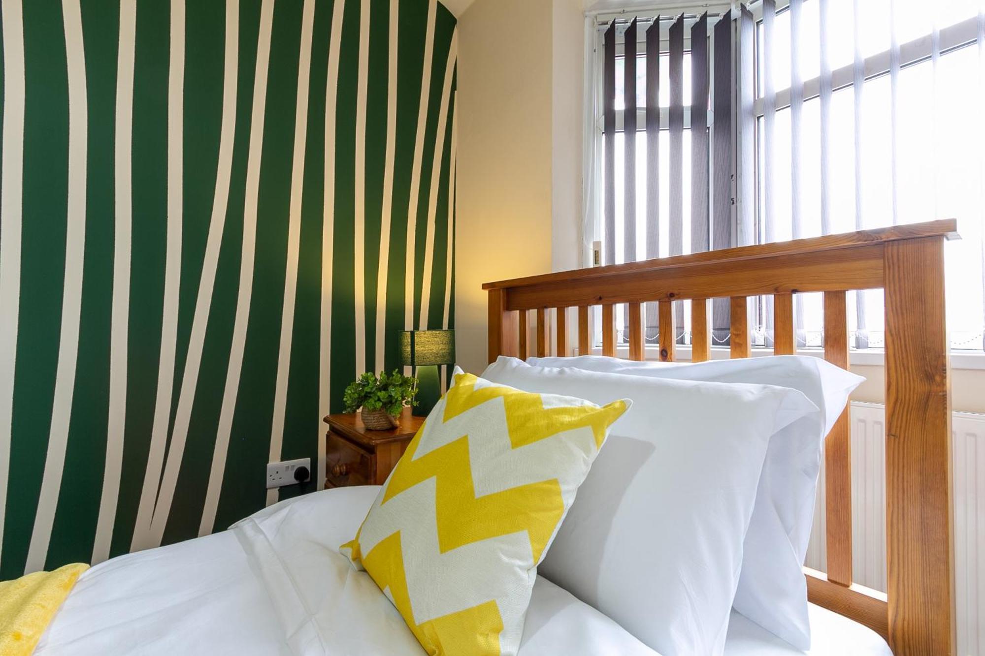 Apartament Bathway House - Free Secured Parking And Wifi Coventry Zewnętrze zdjęcie