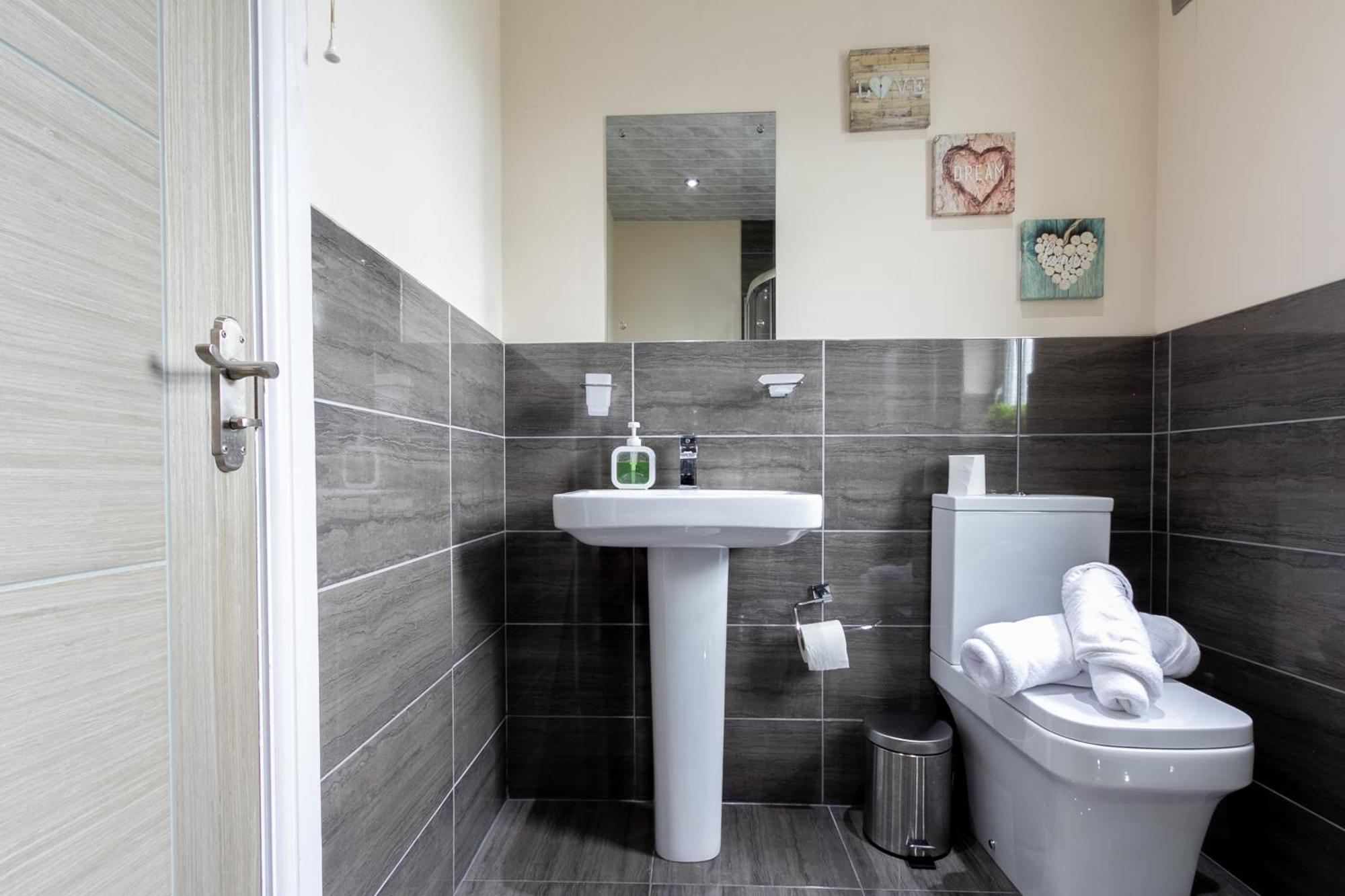 Apartament Bathway House - Free Secured Parking And Wifi Coventry Zewnętrze zdjęcie